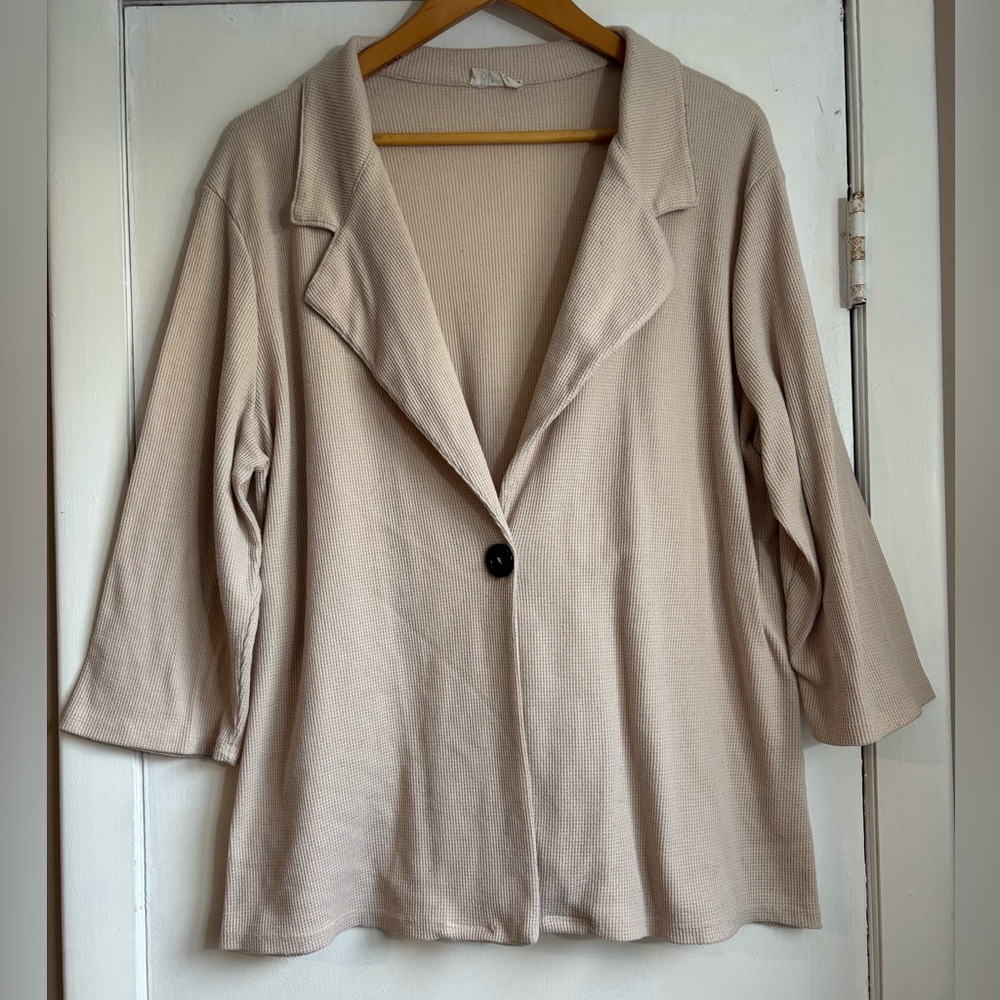 Blumin Apparel Women's waffle knit Beige cardigan